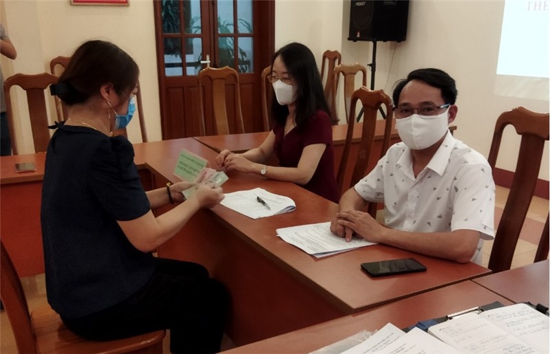 74 người lao động thuộc Công ty CP Bến xe Quảng Ninh được nhận hỗ trợ do ảnh hưởng của đại dịch Covid-19
