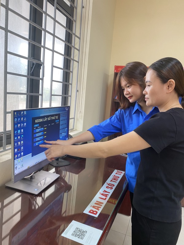 Hướng dẫn, hỗ trợ người dân thực hiện nộp hồ sơ dịch vụ công trực tuyến