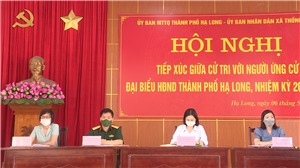 Cử tri xã Thống Nhất tiếp xúc với người ứng cử đại biểu HĐND thành phố Hạ Long